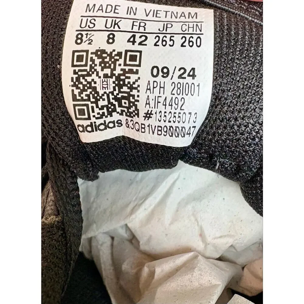 NWT - Adidas 4.0 Daily Sneakers - 8.5 Men / 9.5 Woman